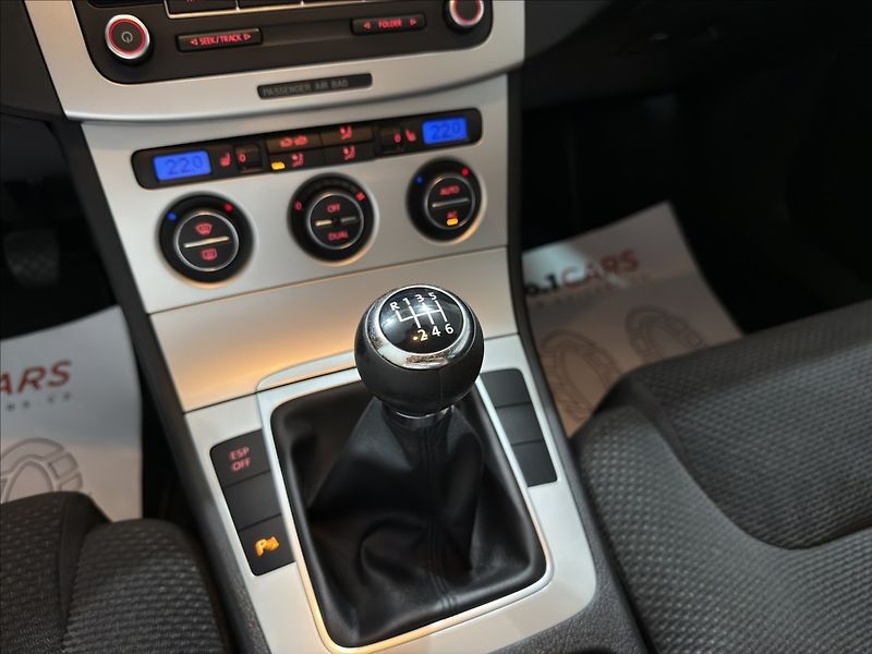 Volkswagen Passat 2,0   TDI 103KW BEZ KOROZE TOP - fotka 18 z 40