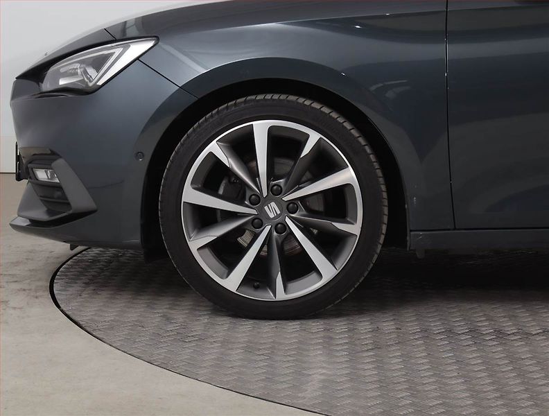 Seat Leon (2022) 1.5 eTSI, Automat, Kůže, Navi - fotka 15 z 20