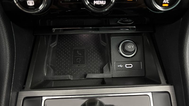 Škoda Superb 2.0 TSI DSG Style - fotka 24 z 31