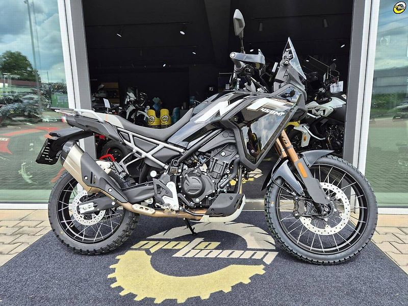 CFMOTO 450 MT-R (2026) - fotka 21 z 78