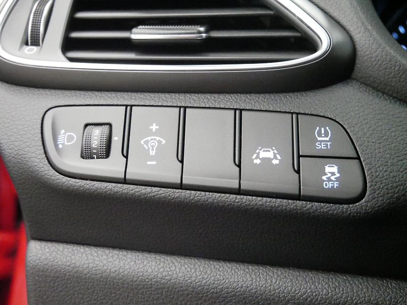 Hyundai i30 - fotka 13 z 24