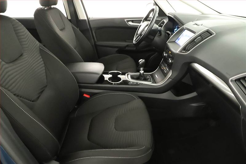 Ford S-MAX (2021) 2.0 EcoBlue - fotka 7 z 14