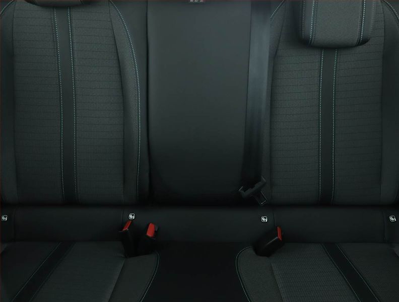 Peugeot 2008 (2022) Allure 1.2 PureTech, Automat - fotka 10 z 17