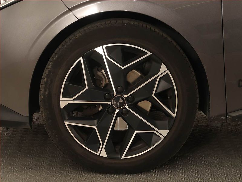 DS Automobiles DS4 (2022) 1.5 BlueHDi, Automat, Kůže - fotka 15 z 22