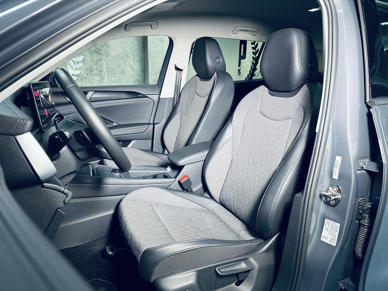 Volkswagen Tayron (2025) 2.0*TDi*4M*ZÁRUKA*¨7M*IQ-Light - fotka 15 z 39