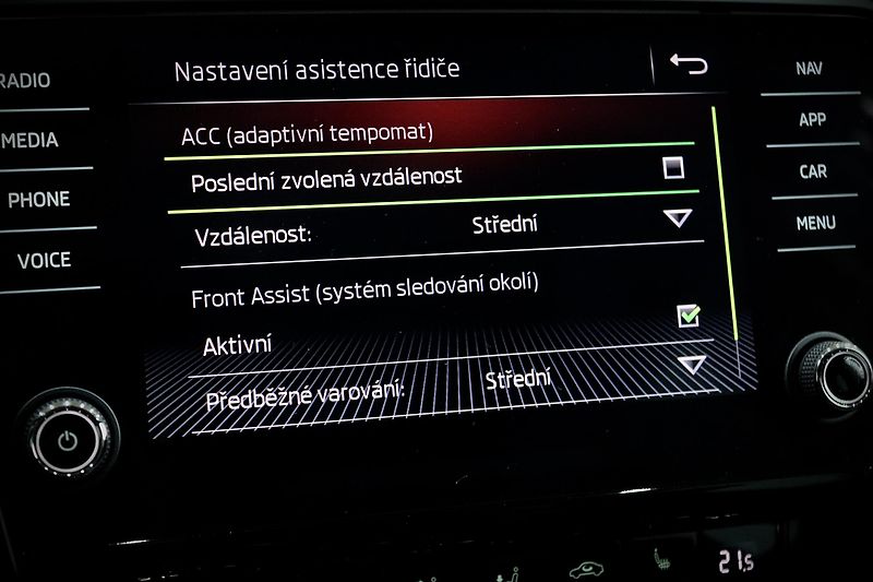 Škoda Octavia 3 FL Combi 2.0 TSI 169 kW RS - fotka 28 z 39