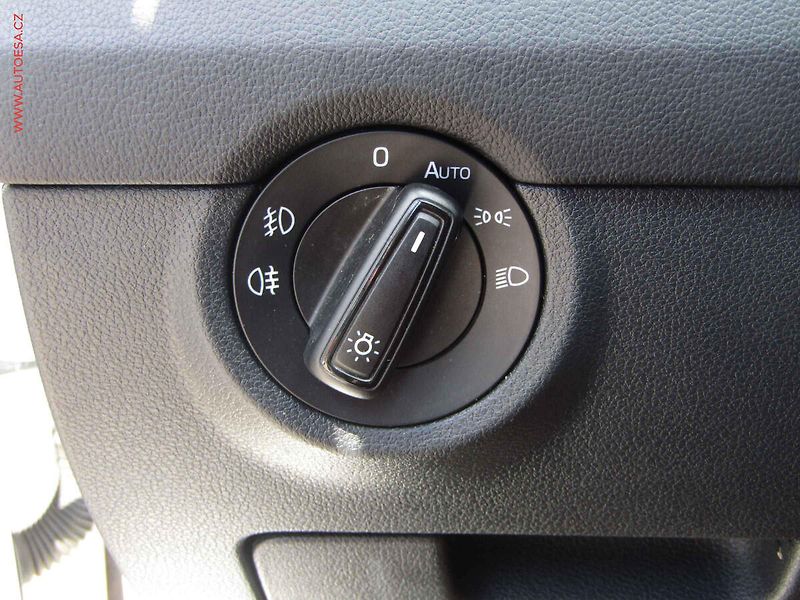 Škoda Octavia (2013) 2.0TDi, RS, DSG, navi, bixen - fotka 12 z 21