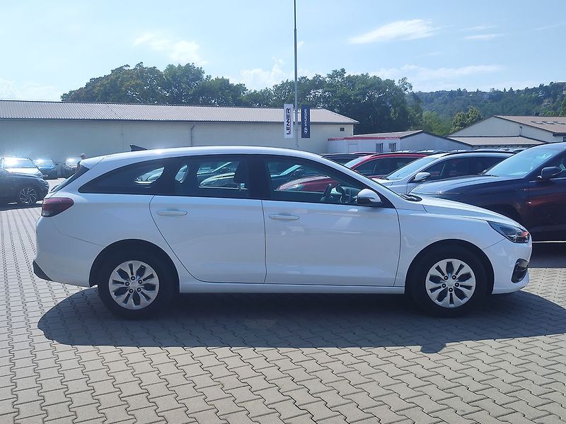 Hyundai i30 1.5 DPi/71kW Comfort - fotka 4 z 30