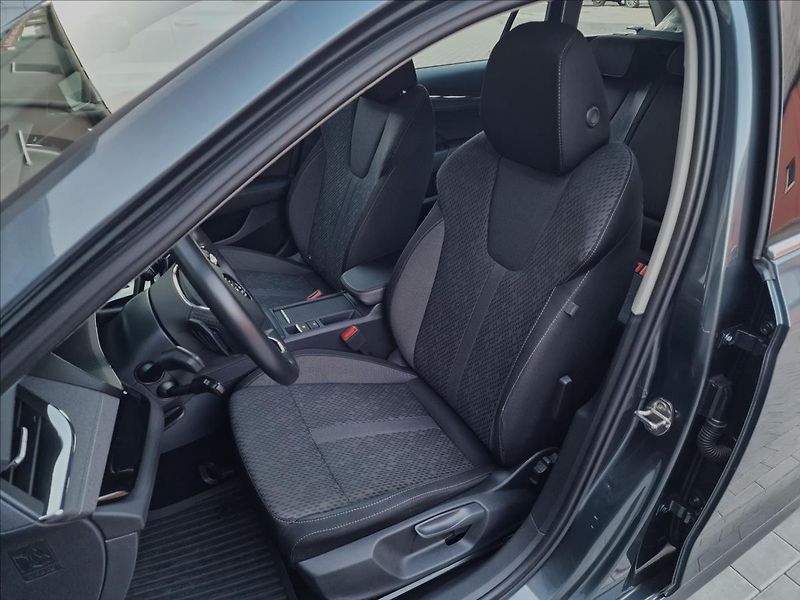 Škoda Octavia 1.4 TSI iV 150kW DSG Style,ČR - fotka 34 z 48