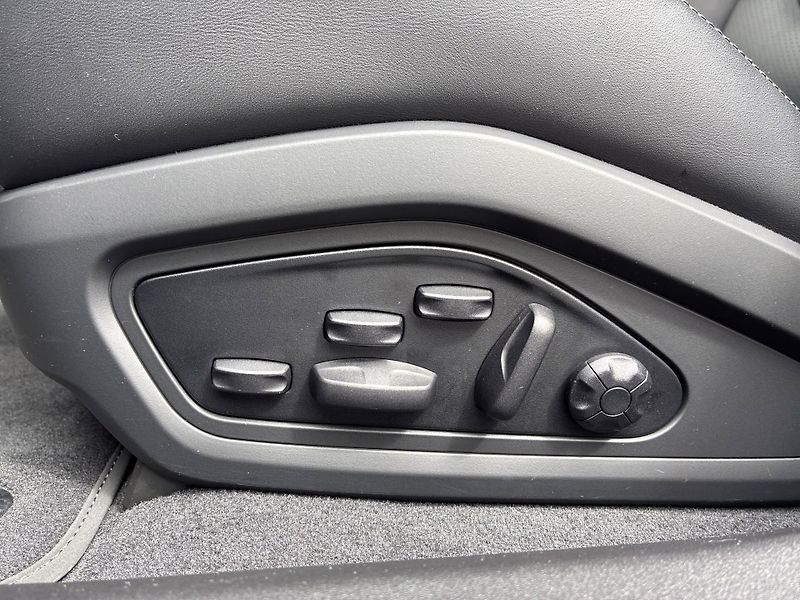 Porsche Taycan GTS Sport Turismo HuD Pano 360 - fotka 17 z 20
