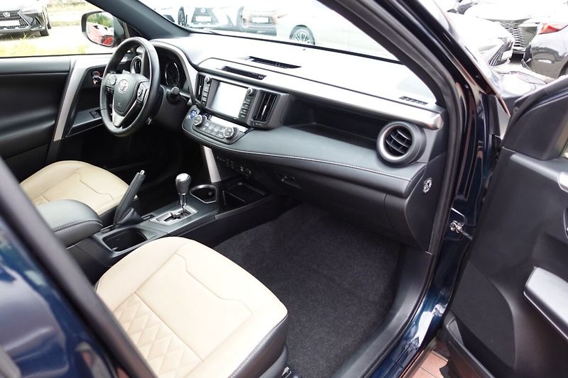 Toyota RAV4 2.5HSD -i E-CVT AWD Selection - fotka 12 z 33