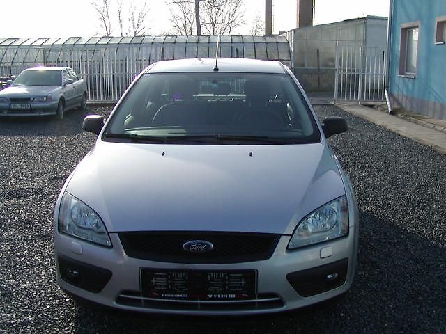Ford Focus (2006) 1.6TDCi,ESP,EL. SEDAČKY - fotka 2 z 22