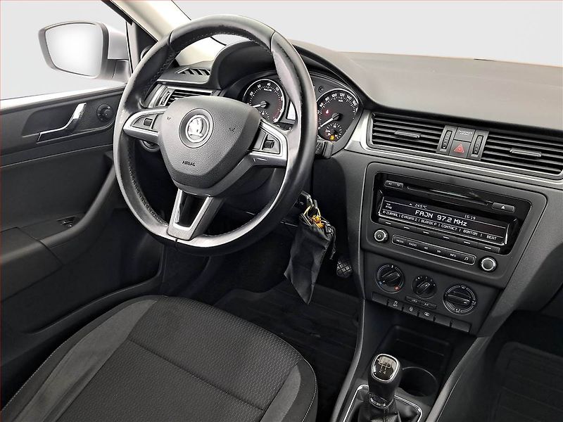 Škoda Rapid (2014) Spaceback 1.2 TSI, ČR,1.maj - fotka 7 z 16