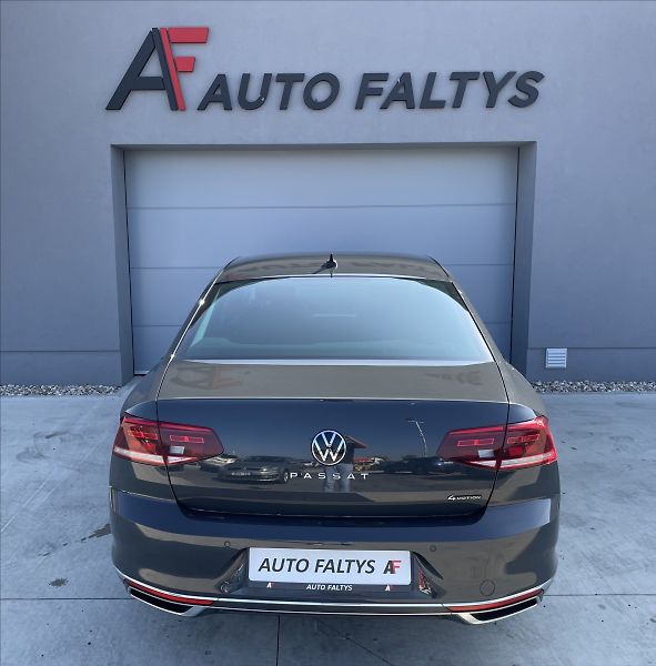 Volkswagen Passat 2,0 TSI 200KW 4X4 DSG ČR. - fotka 4 z 29