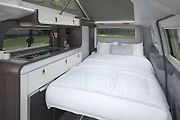 Campervan Swift Monza má i oficiální licenci Fordu. Vznikl z dodávky Transit. Kompaktní rozměry jsou stále vhodné pro rodinu.