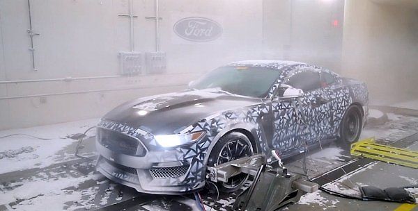 Testování nového Fordu Mustang v extrémních podmínkách.