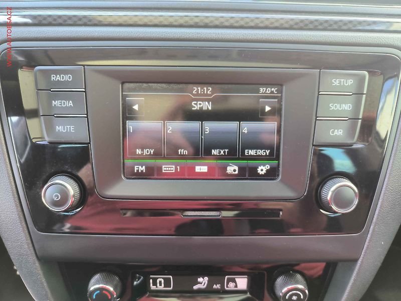 Škoda Rapid (2015) 1.2 TSi, Monte Carlo, xenon - fotka 11 z 18