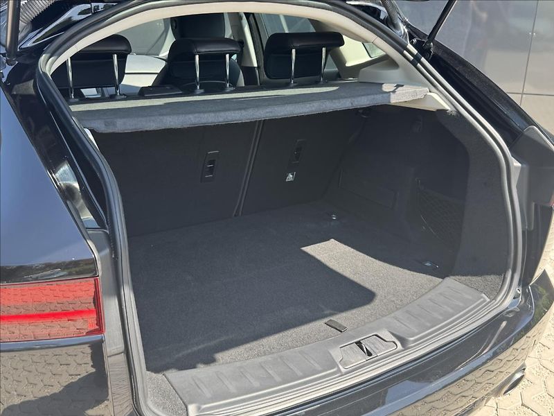 Jaguar E-Pace 2,0 D150 S AWD AT DPH - fotka 14 z 28