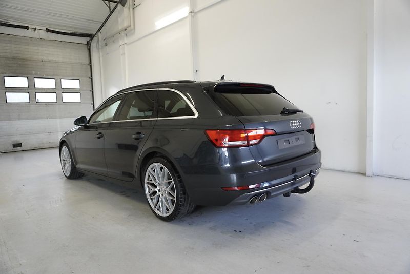 Audi A4 (2016) 2.0 TDI 140kW QUATTRO S TRONIC - fotka 6 z 37