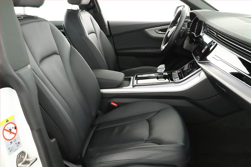 Audi Q8 (2023) 55 TFSI - fotka 7 z 20
