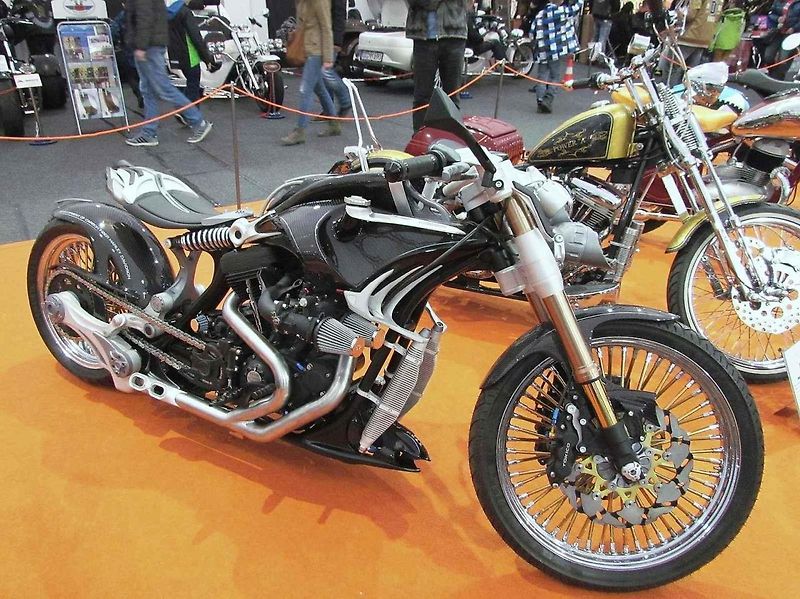 V dílně Bartcycles Františka Bártíka ve Smržovce.