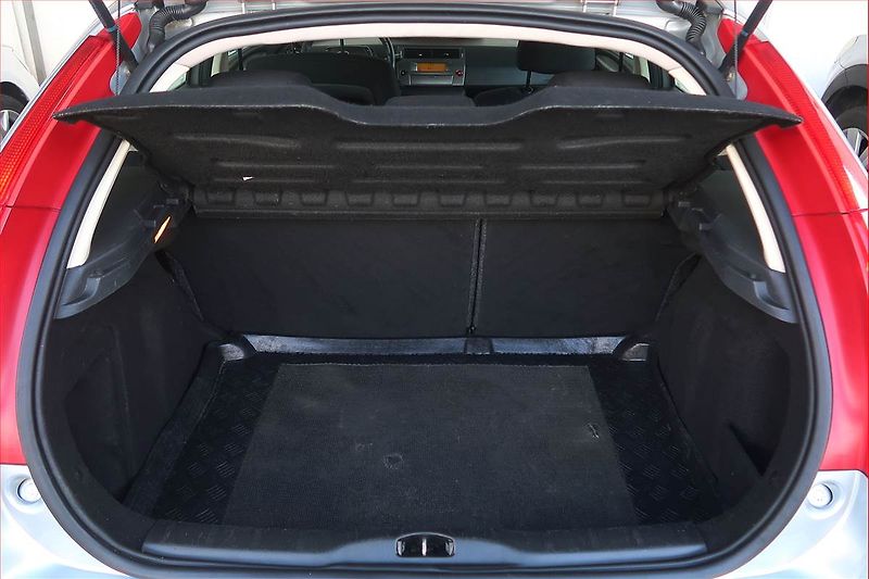 Citroën C4 (2010) 1.4 16V, nová STK, CZ doklady - fotka 13 z 14