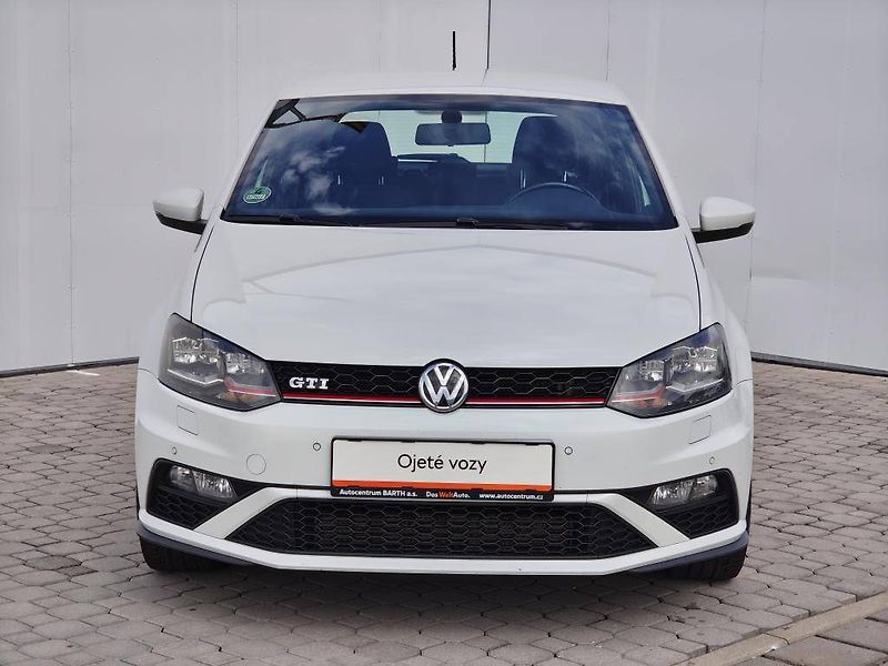 Volkswagen Polo GTI 1,8 TSI 141 kW 6MP 1,8 TSI - fotka 4 z 23