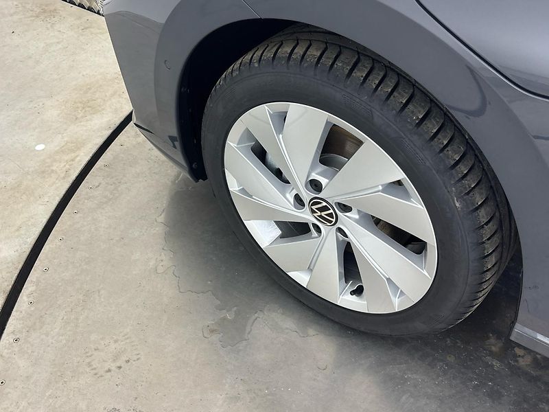 Volkswagen Golf (2025) Hatchback - fotka 28 z 28