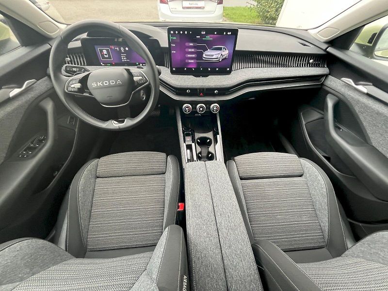 Škoda Superb (2025) 1.5 TSI 110kW Selection DSG - fotka 10 z 29