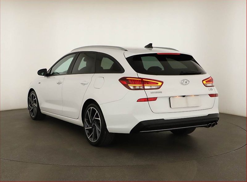 Hyundai i30 (2023) N-Line 1.5 T-GDI - fotka 4 z 15