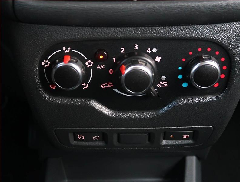 Dacia Lodgy (2022) Comfort 1.5 Blue dCi, ČR,1.maj - fotka 16 z 18