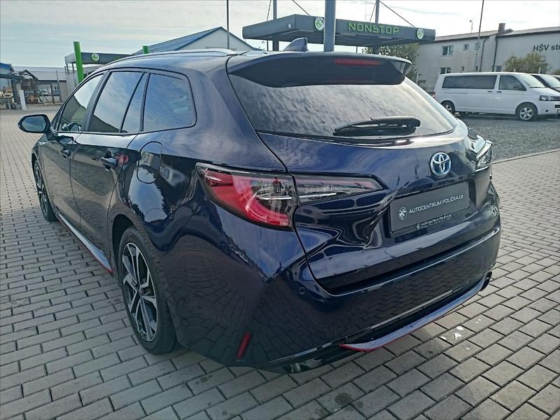 Toyota Corolla 2,0 2.0 Hybrid e-CVT  Comfort - fotka 4 z 16