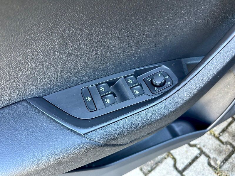 Škoda Karoq (2026) 2.0 TDI 85kW Ambition DSG - fotka 8 z 24
