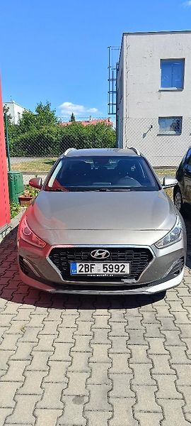 Hyundai i30 (2019) - fotka 4 z 12