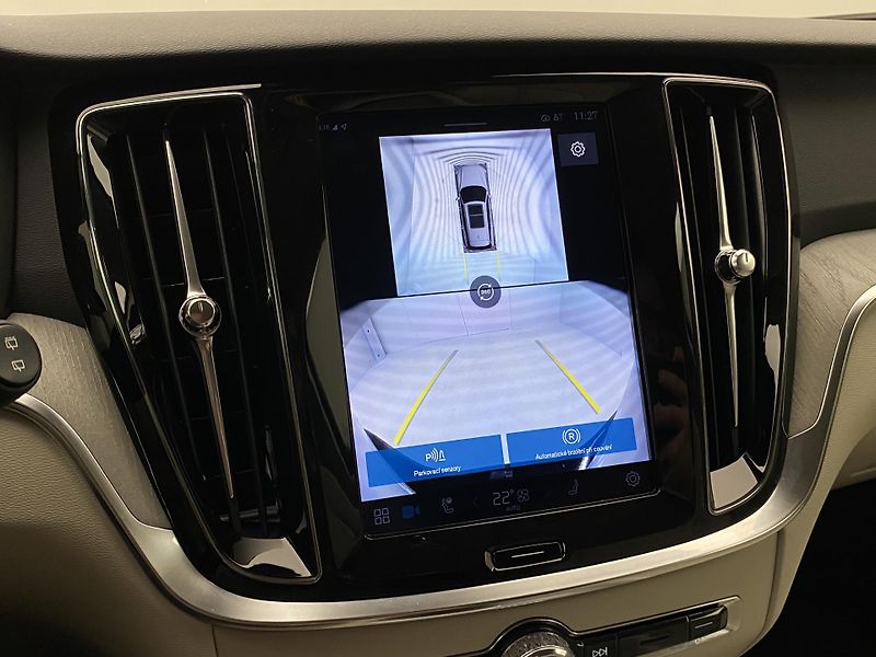 Volvo V60 B4 DARK PLUS AUT CZ - fotka 48 z 51