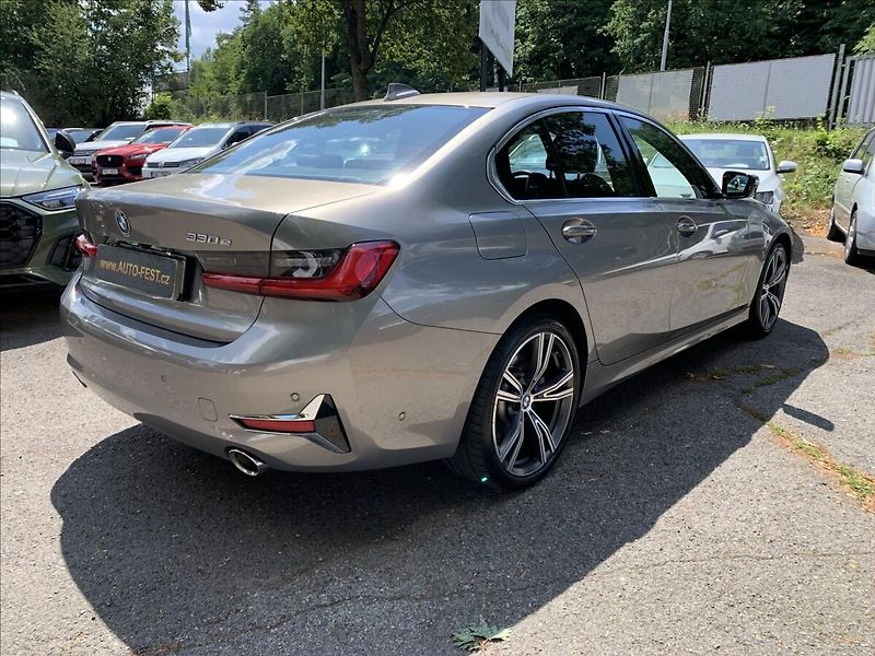 BMW Řada 3 2,0 330e INDIVIDUAL,1.MAJ,ČR - fotka 6 z 27