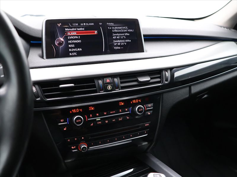 BMW X5 3,0 30d 190kW xDrive CZ - fotka 22 z 34