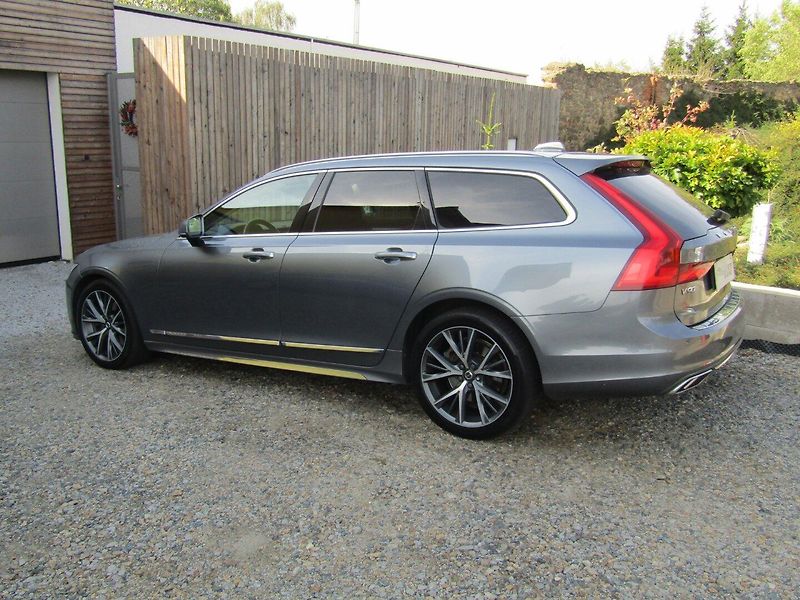 Volvo V90 (2018) D5 AWD POLESTAR 173kW - fotka 4 z 43
