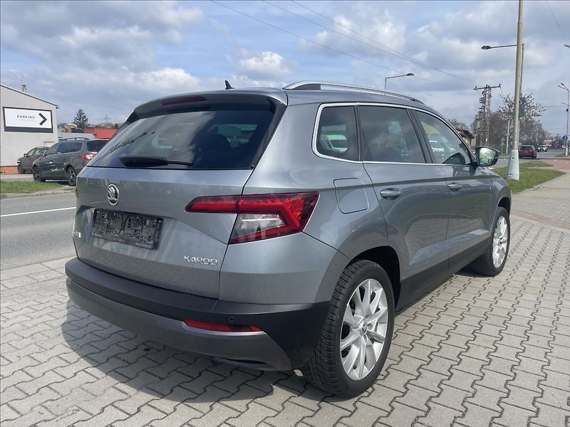 Škoda Karoq 1,5 TSI  Style+ DSG CZ  2x alu - fotka 4 z 11