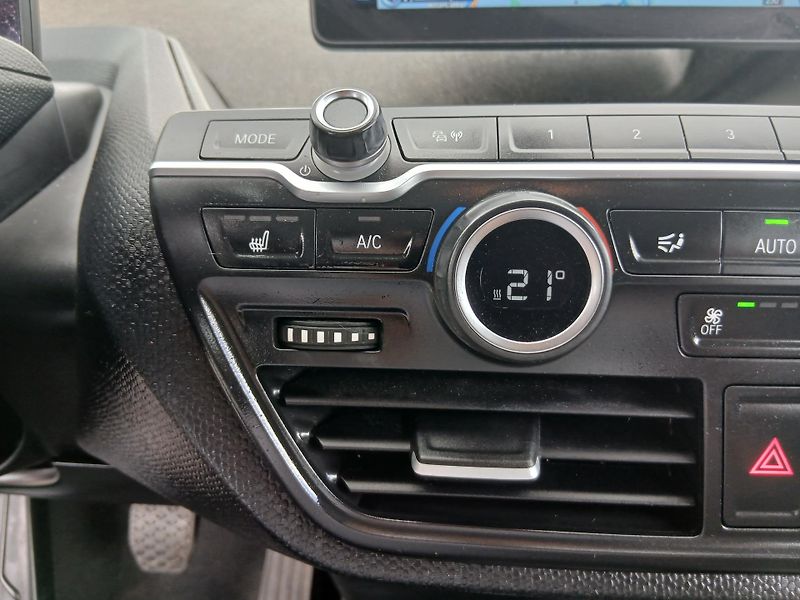 BMW i3 125 kW, 86tis km - fotka 30 z 47