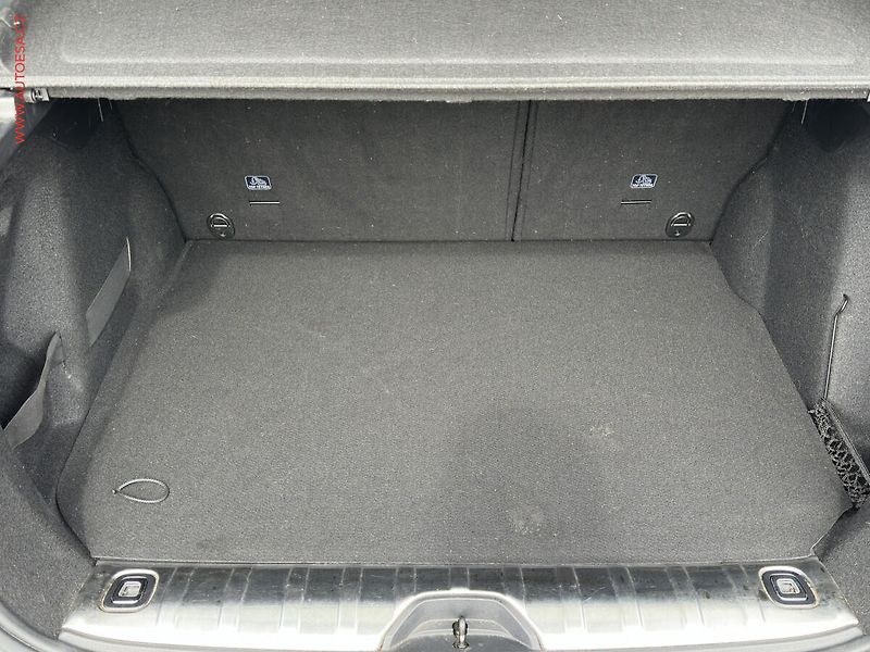 Peugeot 2008 (2019) 1.2PT, Crossway, navi, panor - fotka 7 z 19