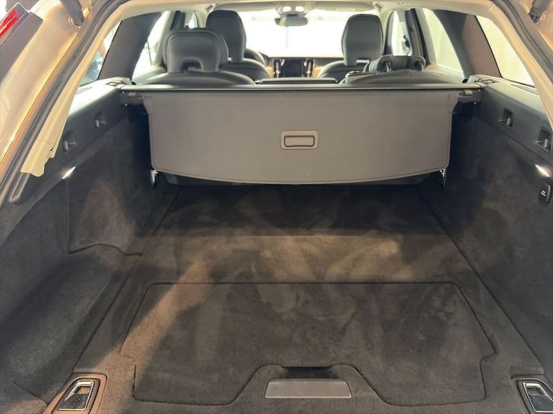 Volvo V90 B4 Diesel Core Kam NezTop Taž - fotka 14 z 16