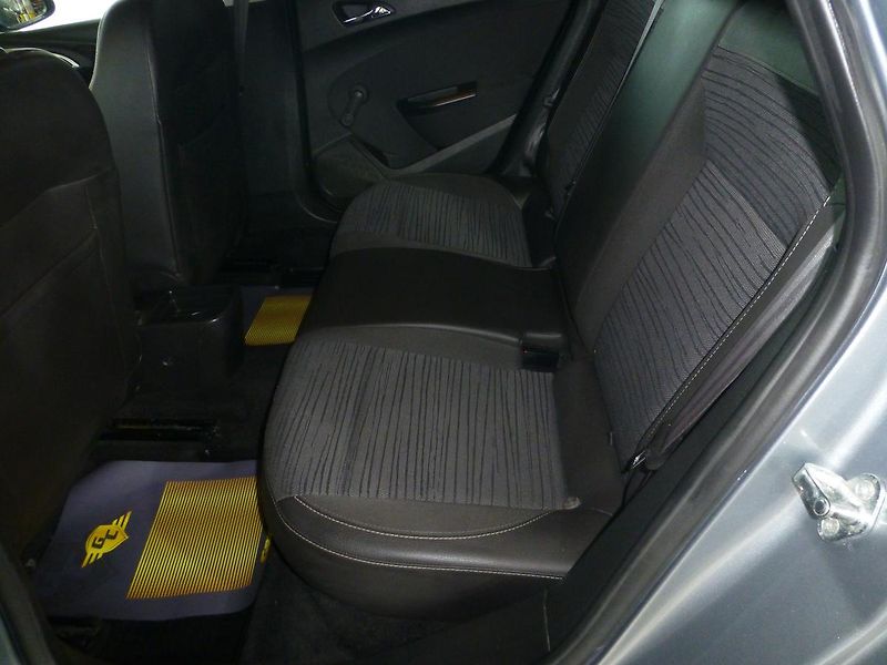 Opel Astra (2014) 1,4i-88KW*ALU*PARK.S**VYHŘ.SED - fotka 13 z 24