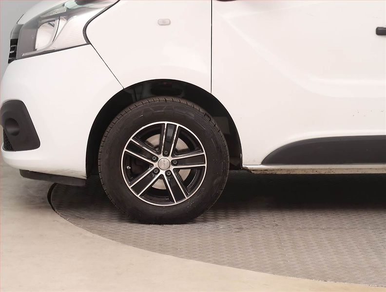 Renault Trafic (2019) 1.6 dCi, Bus, 9Míst, ČR, DPH - fotka 14 z 16
