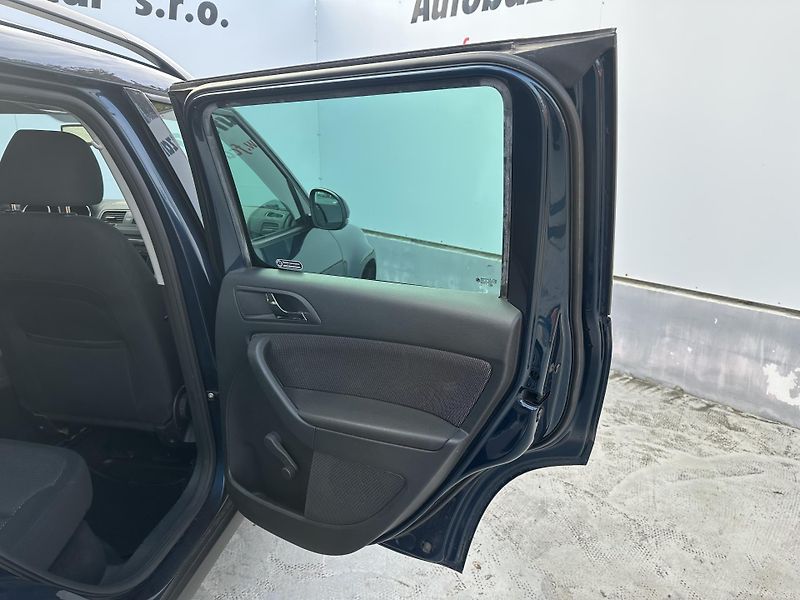 Škoda Yeti (2013) 2.0TDI ČR ser.knížka - fotka 15 z 28