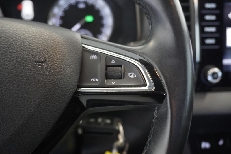 Škoda Karoq 1.6 TDi DSG 7 - fotka 18 z 28