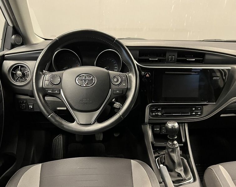Toyota Auris Valvematic Touring Sports Acti - fotka 5 z 16