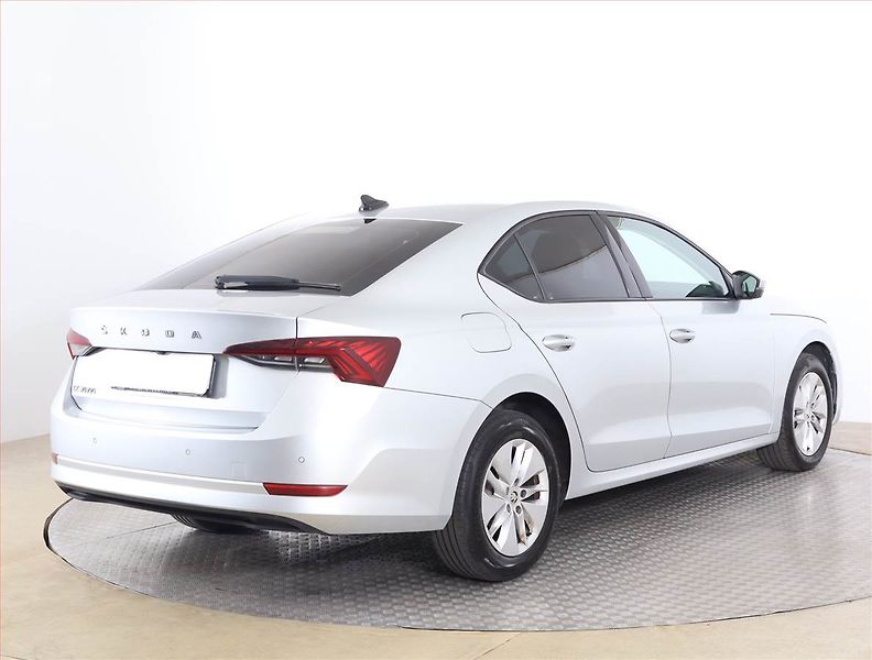 Škoda Octavia (2021) Ambition 2.0 TDI, Tempomat - fotka 5 z 15