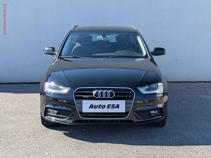 Audi A4 (2015) 2.0 TDi quattro, ČR, AT, navi - fotka 2 z 16