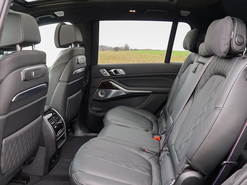 BMW X7 3,0 xDrive40d Mpacket - fotka 21 z 46